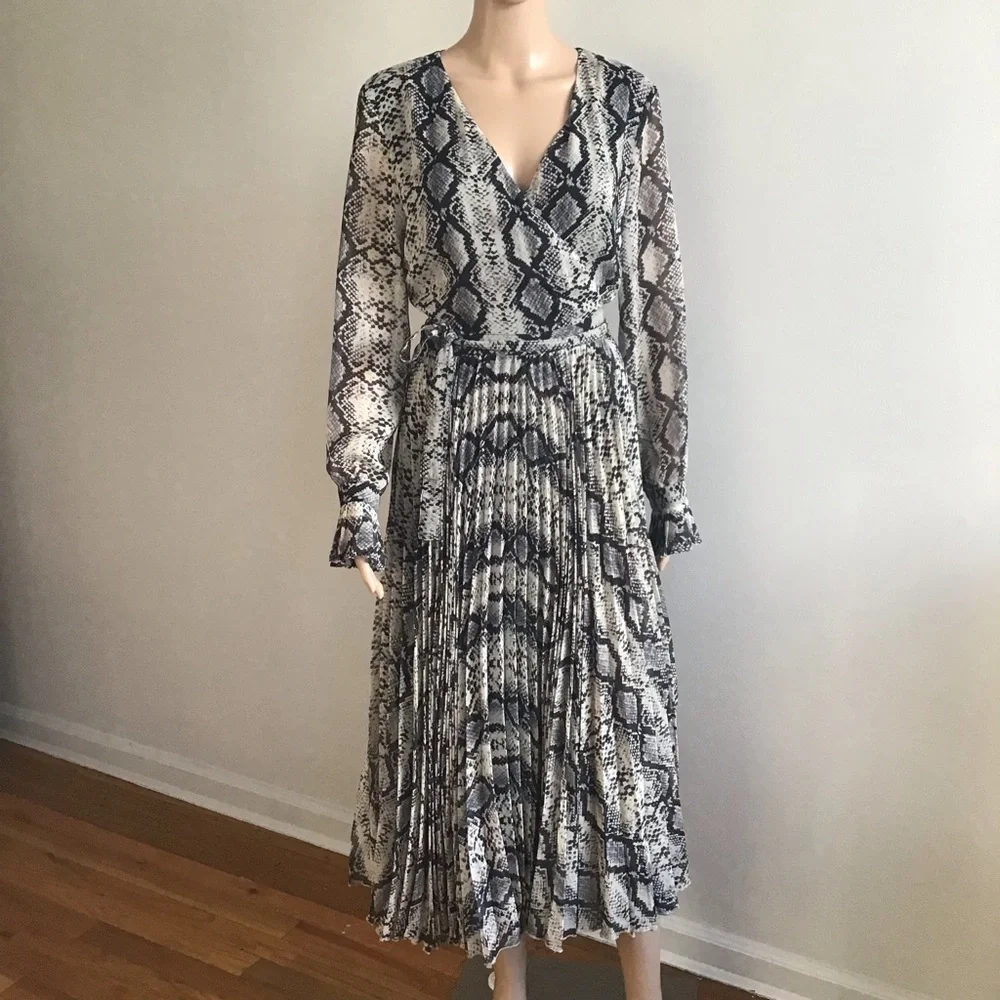 RESERVED .H&M TREND Conscious Midi SNAKESKIN PATTERNED Wrap Pleated Dress Size 8 - Picture 8 of 13
